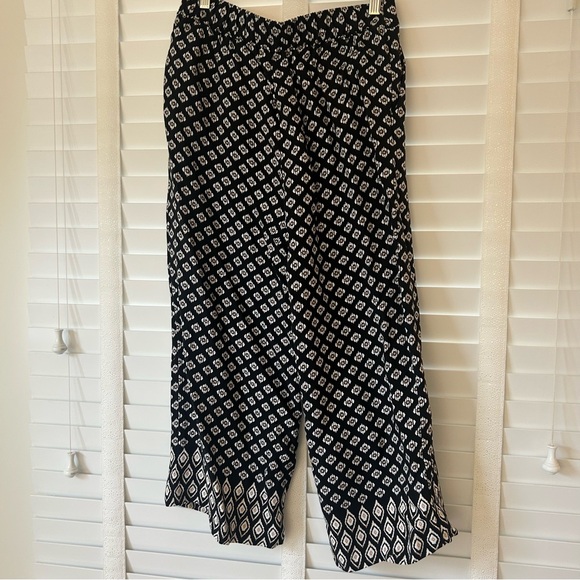 LOFT Wide Leg Pants The Pull On Black White Geometric Cropped Small Petite - Picture 8 of 13